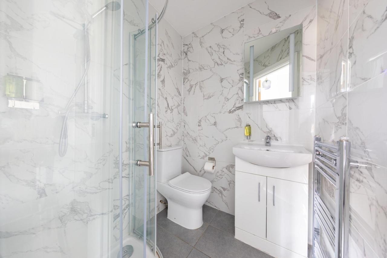 Functional Budget Stay With Wi-Fi And Laundry Facilities Near Tube Station لندن المظهر الخارجي الصورة